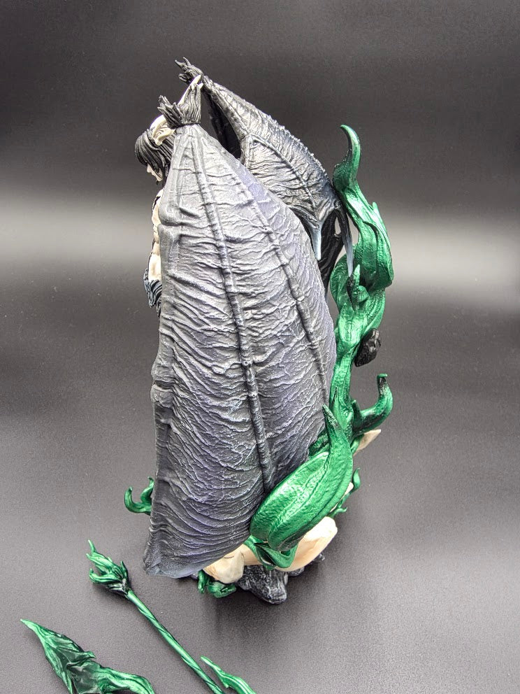 Kurosaki Ichigo and Ulquiorra-Emerald Void Demon Statue - ( Tiktok :) Emerald Void Demon Statue