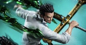 Dracule Mihawk 35cm PVC Model Collectible