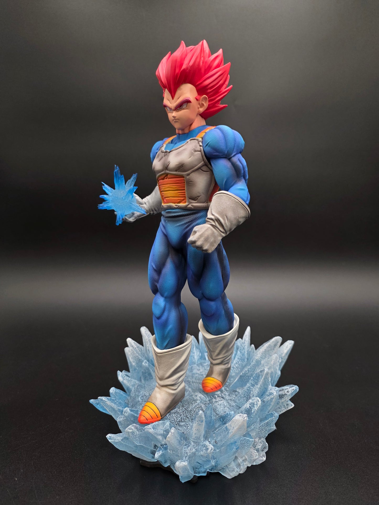 Vegeta - Super Saiyan Blue Energy Blast Deluxe Figure (Tiktok: Elite Saiyan Vanguard Collectible Statue [Internal SKU: SL-GW-VEG-08)]