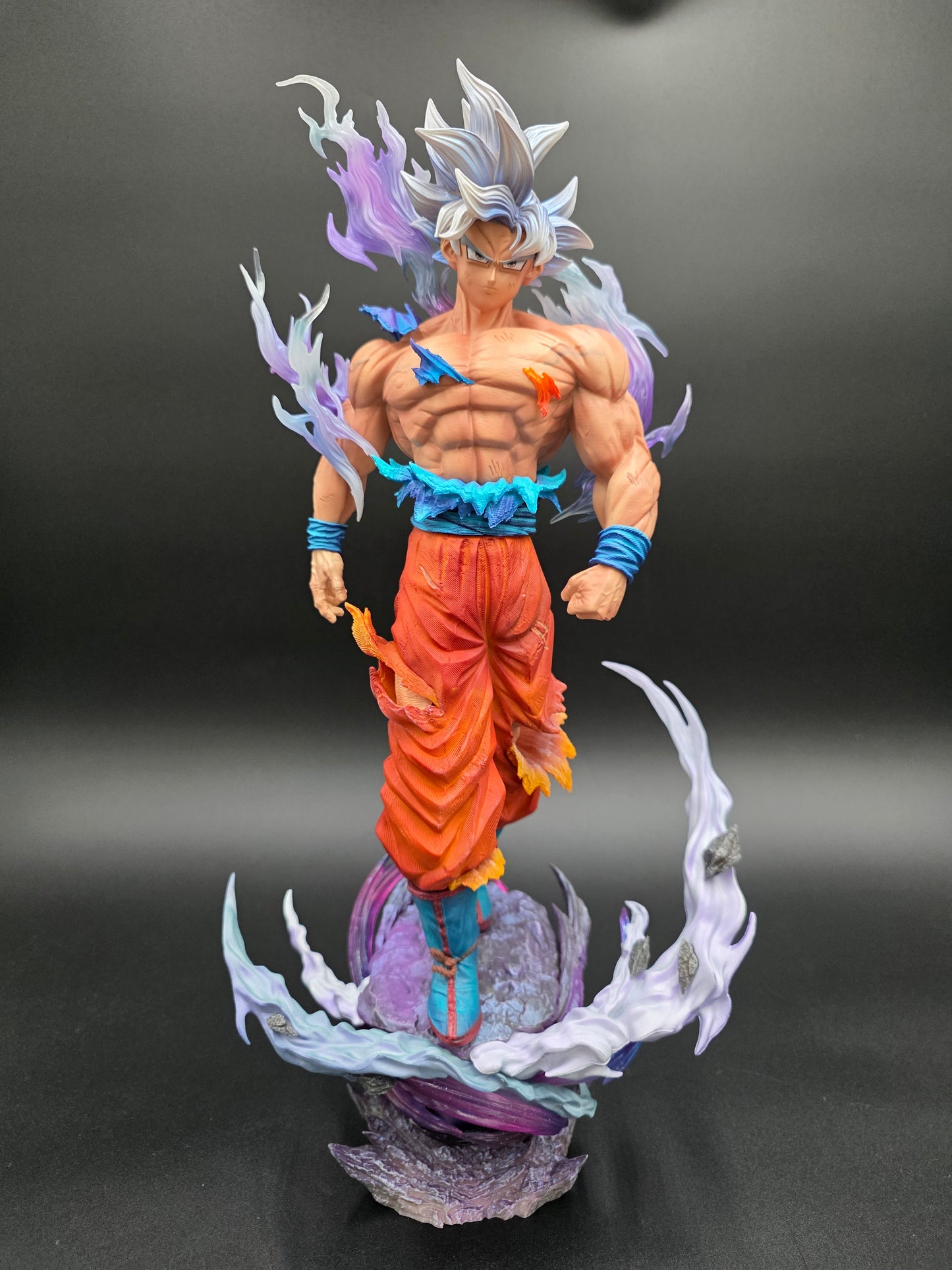 Perfected Ultra Instinct "Godly Awakening" Deluxe Figure  (TikTok: Supreme Transcendence Vanguard Diorama [SL-GW-GOK-12] – Golden Warrior Series – PVC Art Sculpture)