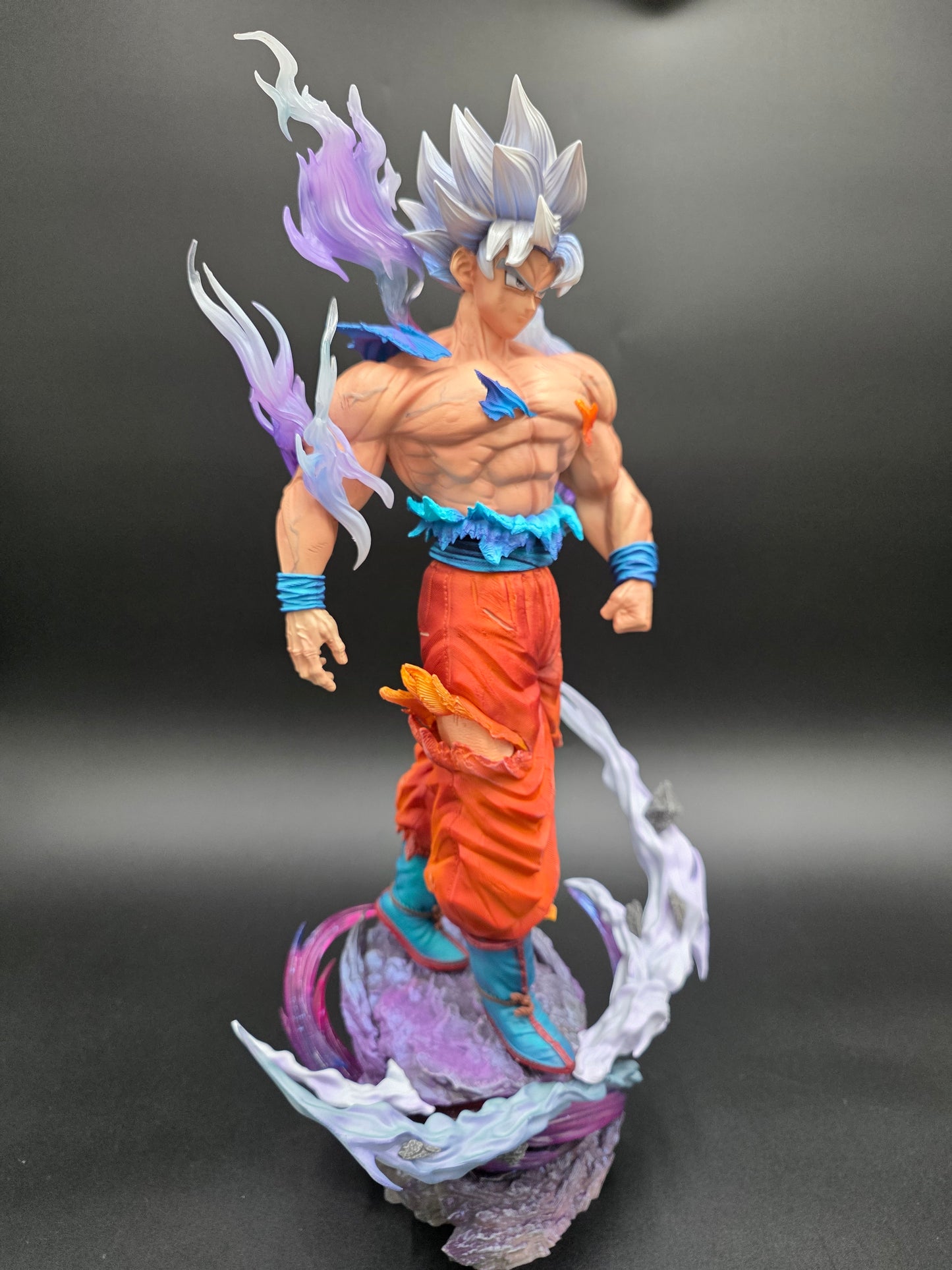 Perfected Ultra Instinct "Godly Awakening" Deluxe Figure  (TikTok: Supreme Transcendence Vanguard Diorama [SL-GW-GOK-12] – Golden Warrior Series – PVC Art Sculpture)