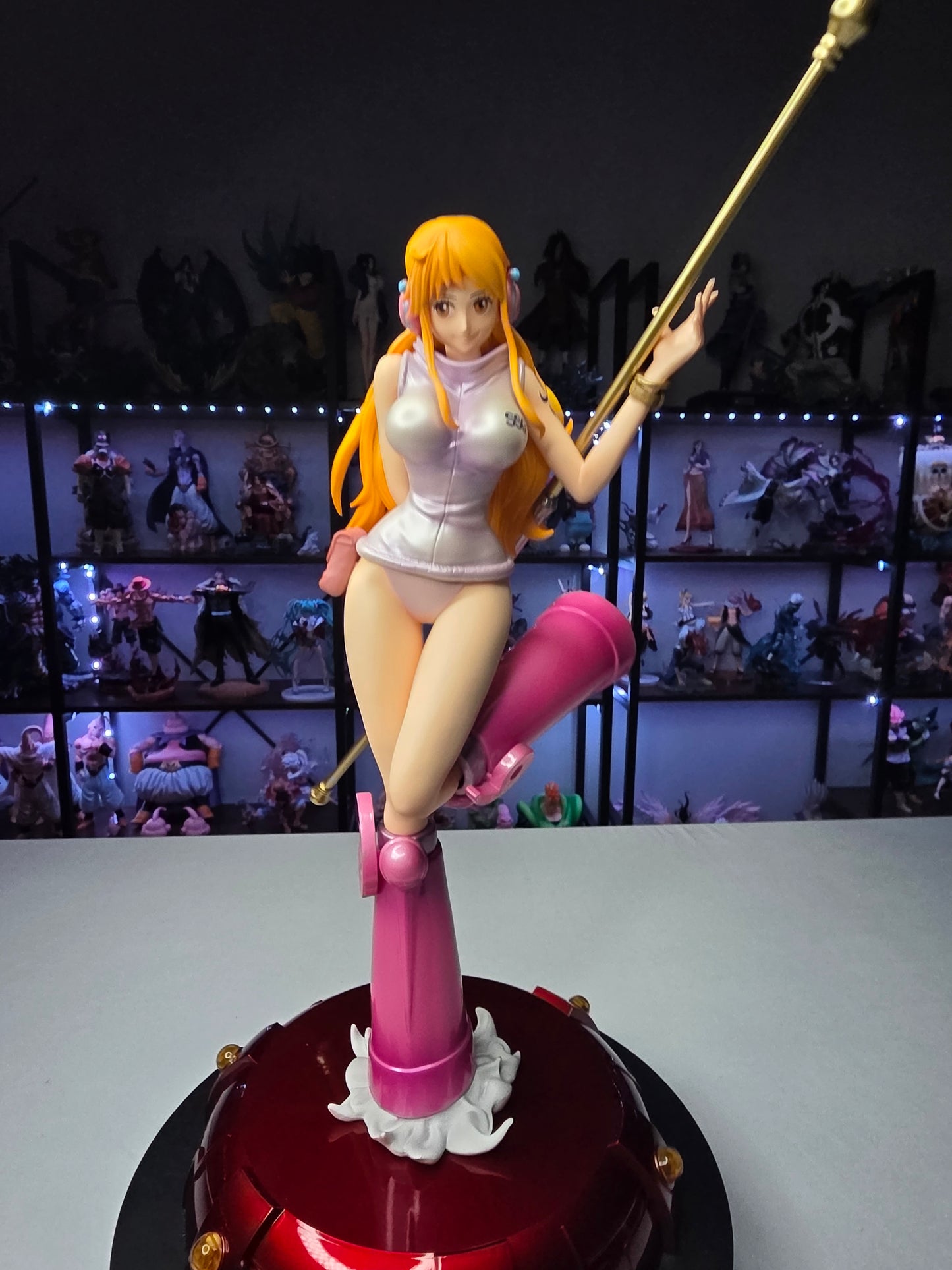 Nami - Egghead Island "Cat Burglar" SSG Deluxe Figure   (tiktok: Elegant Staff Guardian Statue [SL-GL-NAM-05] – Grandline Series – PVC Art Sculpture)