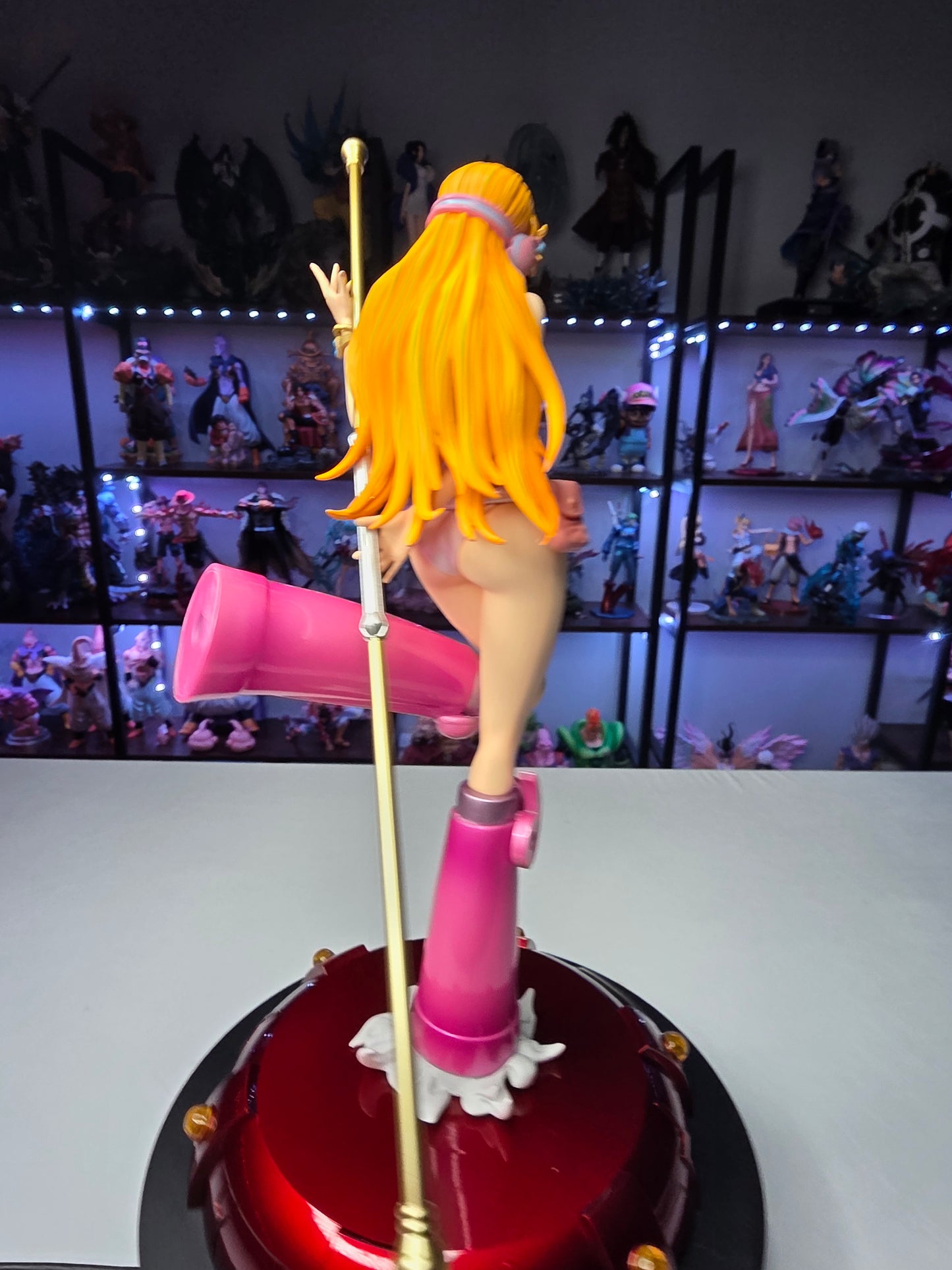 Nami - Egghead Island "Cat Burglar" SSG Deluxe Figure   (tiktok: Elegant Staff Guardian Statue [SL-GL-NAM-05] – Grandline Series – PVC Art Sculpture)