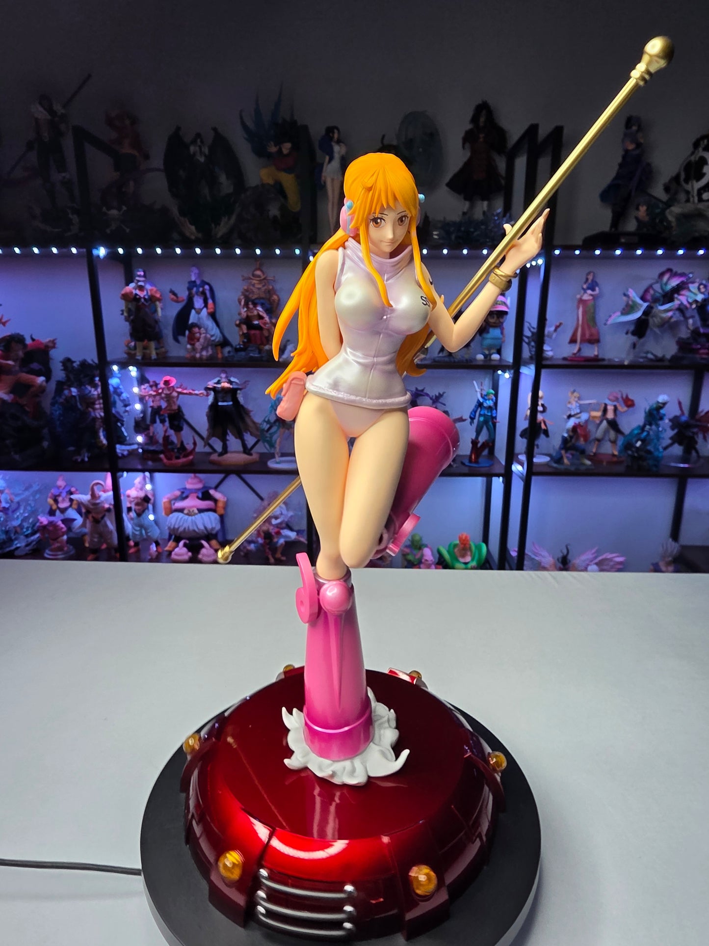 Nami - Egghead Island "Cat Burglar" SSG Deluxe Figure   (tiktok: Elegant Staff Guardian Statue [SL-GL-NAM-05] – Grandline Series – PVC Art Sculpture)