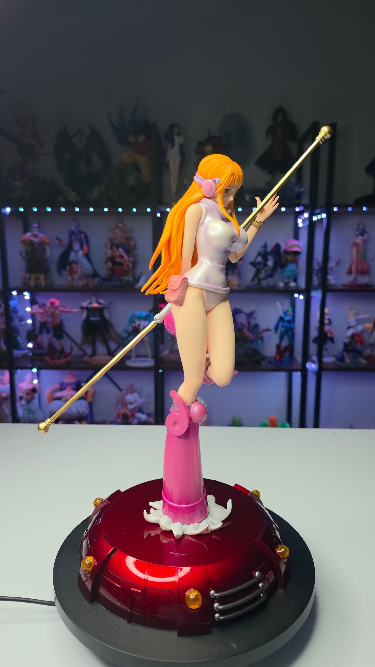 Nami - Egghead Island "Cat Burglar" SSG Deluxe Figure   (tiktok: Elegant Staff Guardian Statue [SL-GL-NAM-05] – Grandline Series – PVC Art Sculpture)