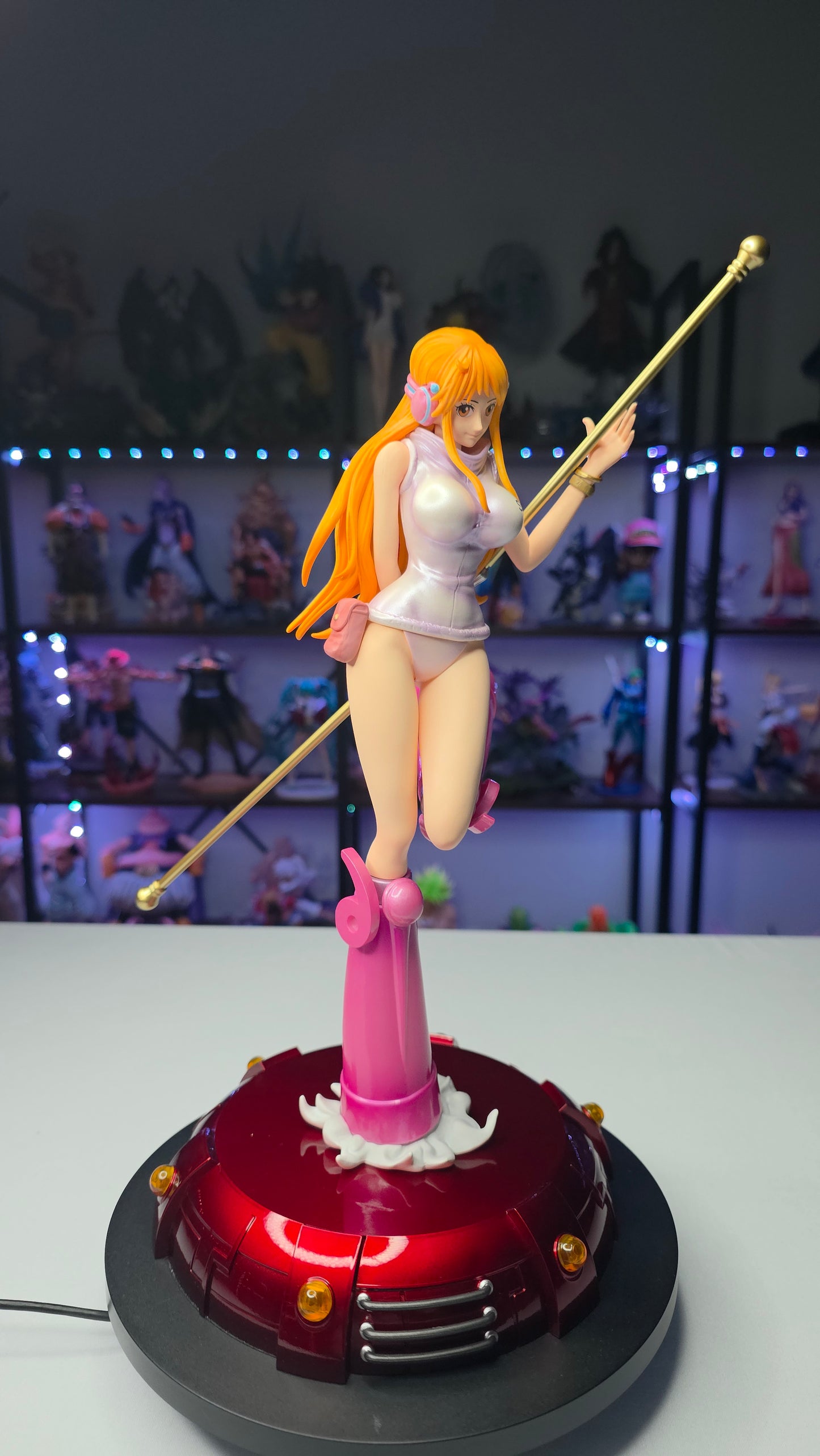 Nami - Egghead Island "Cat Burglar" SSG Deluxe Figure   (tiktok: Elegant Staff Guardian Statue [SL-GL-NAM-05] – Grandline Series – PVC Art Sculpture)