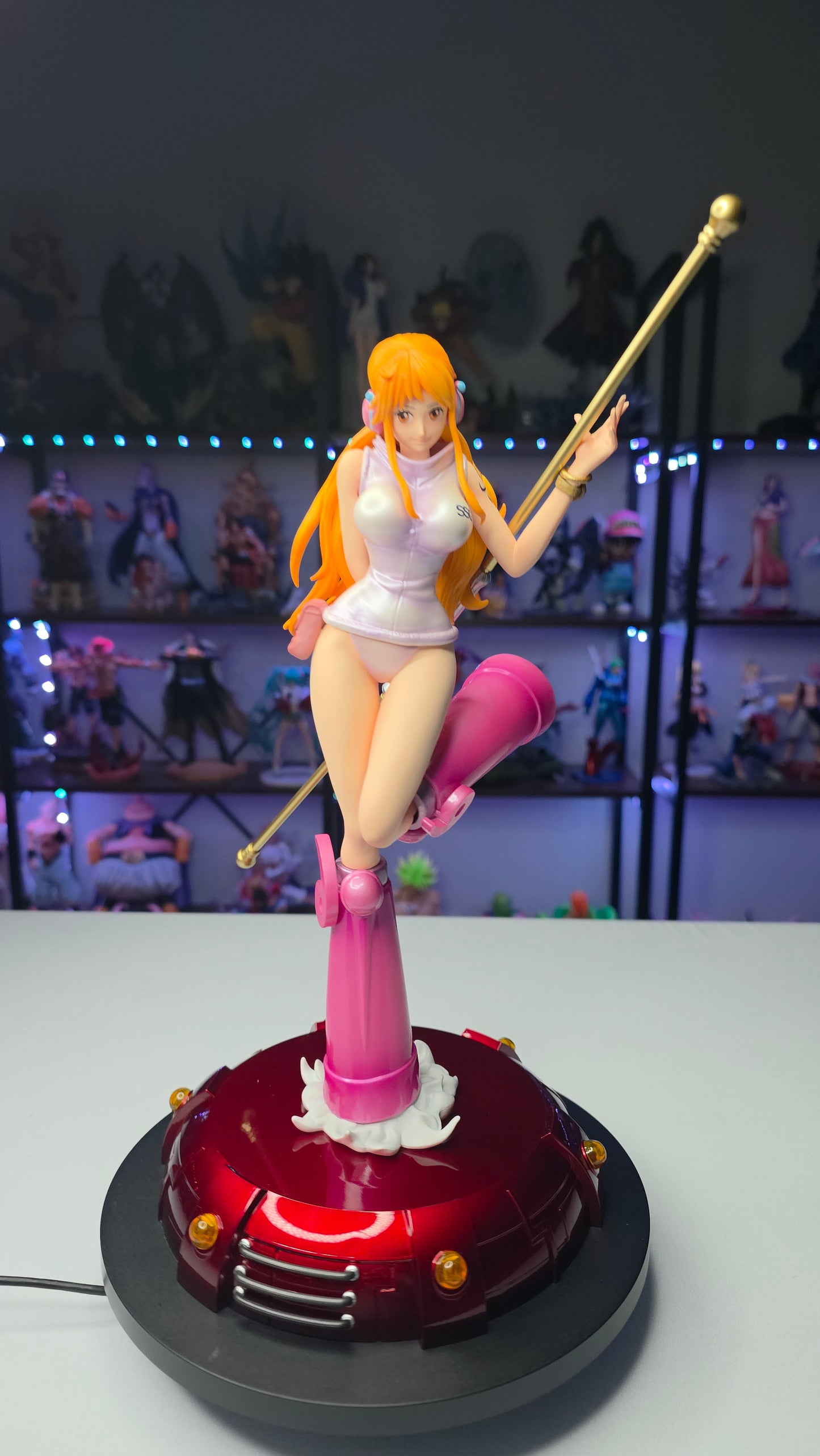 Nami - Egghead Island "Cat Burglar" SSG Deluxe Figure   (tiktok: Elegant Staff Guardian Statue [SL-GL-NAM-05] – Grandline Series – PVC Art Sculpture)