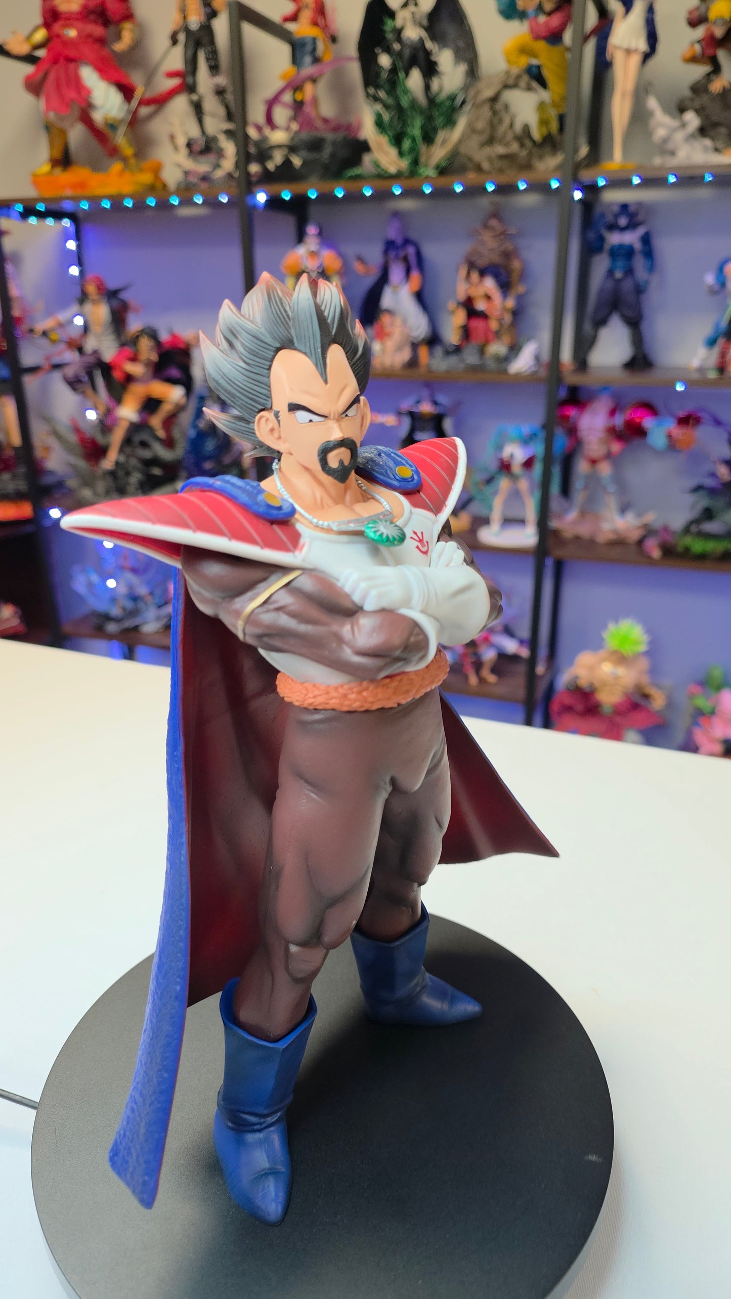 King Vegeta III - Royal Saiyan Pride Deluxe Collectible Figure(TIktok: Royal Sovereign Vanguard Statue [SL-GW-KIN-01] – Golden Warrior Series – PVC Art Sculpture)