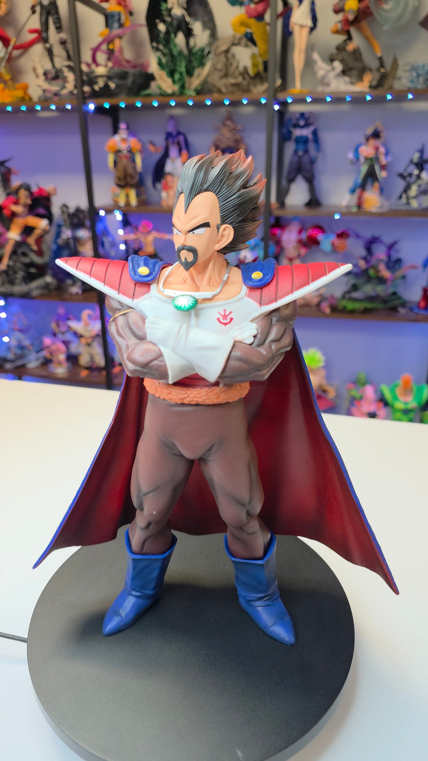 King Vegeta III - Royal Saiyan Pride Deluxe Collectible Figure(TIktok: Royal Sovereign Vanguard Statue [SL-GW-KIN-01] – Golden Warrior Series – PVC Art Sculpture)