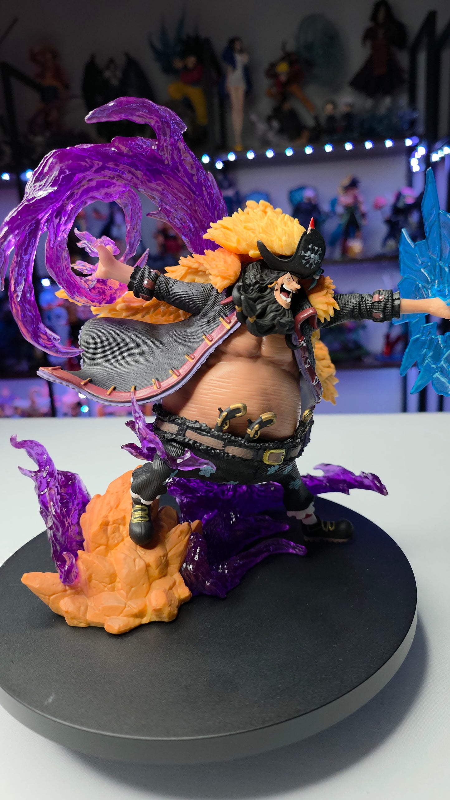 Marshall D. Teach (Blackbeard) - Emperor of Dual Powers Deluxe Figure (Tiktok: Shadow Sovereign Captain Diorama [SL-GL-BLA-01] – Grandline Series –PVC Art Sculpture)
