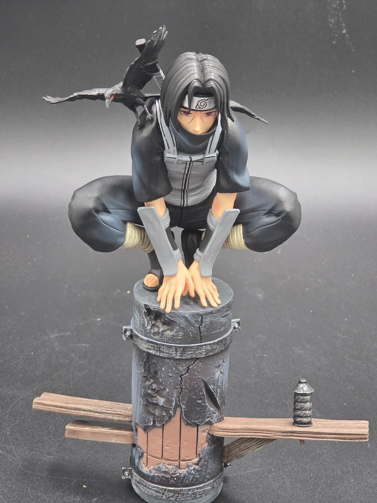 Naruto Shippuden Itachi Uchiha Anbu Black Ops Utility Pole Diorama Statue